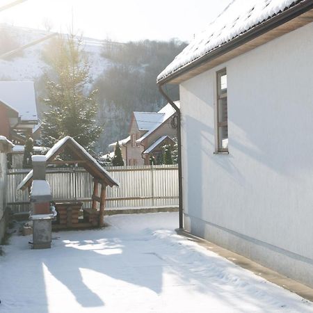 Sunhouse Villa Mizhhirya  Dış mekan fotoğraf